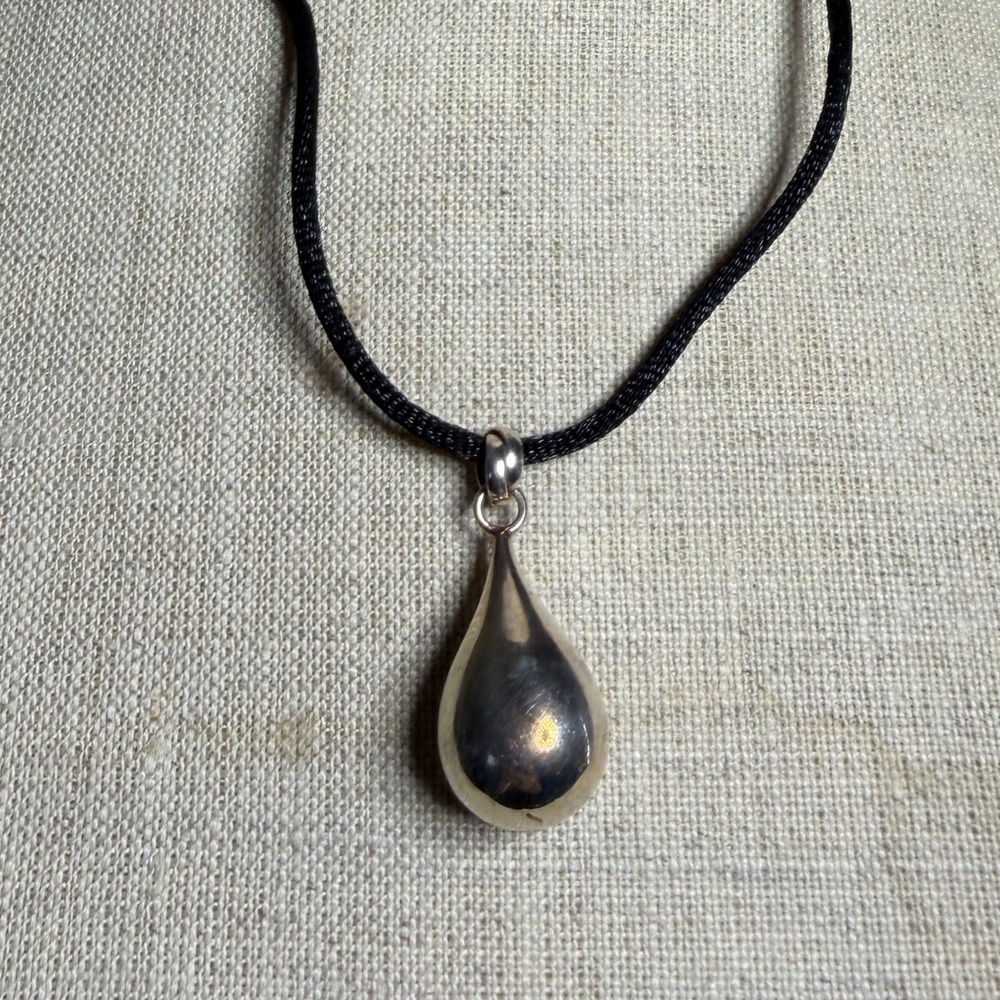 Vintage SXI 925 Italy Sterling Silver Teardrop Pendant Black Cord Necklace - Picture 8 of 13